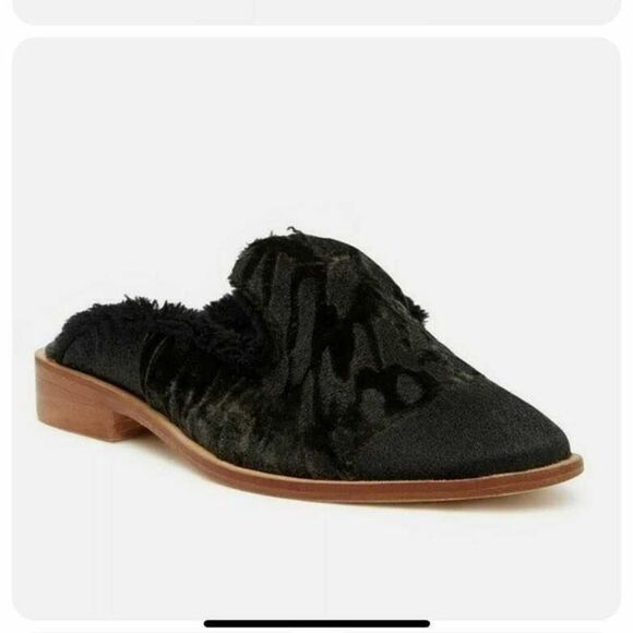 Free people fur fluffy slides size 39 /fits like 8.5 - Picture 6 of 7